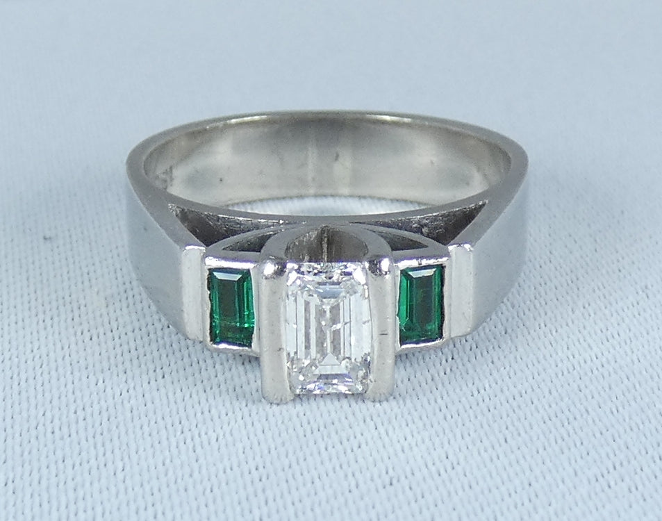Solid 18ct White Gold 0.63ct Diamond & Emerald Dress Engagement Ring Size 7 N 54