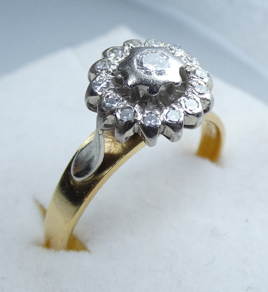 Solid 18ct Yellow Gold 0.30ct Diamond Dress Flower Engagement Ring Size 10 T 61