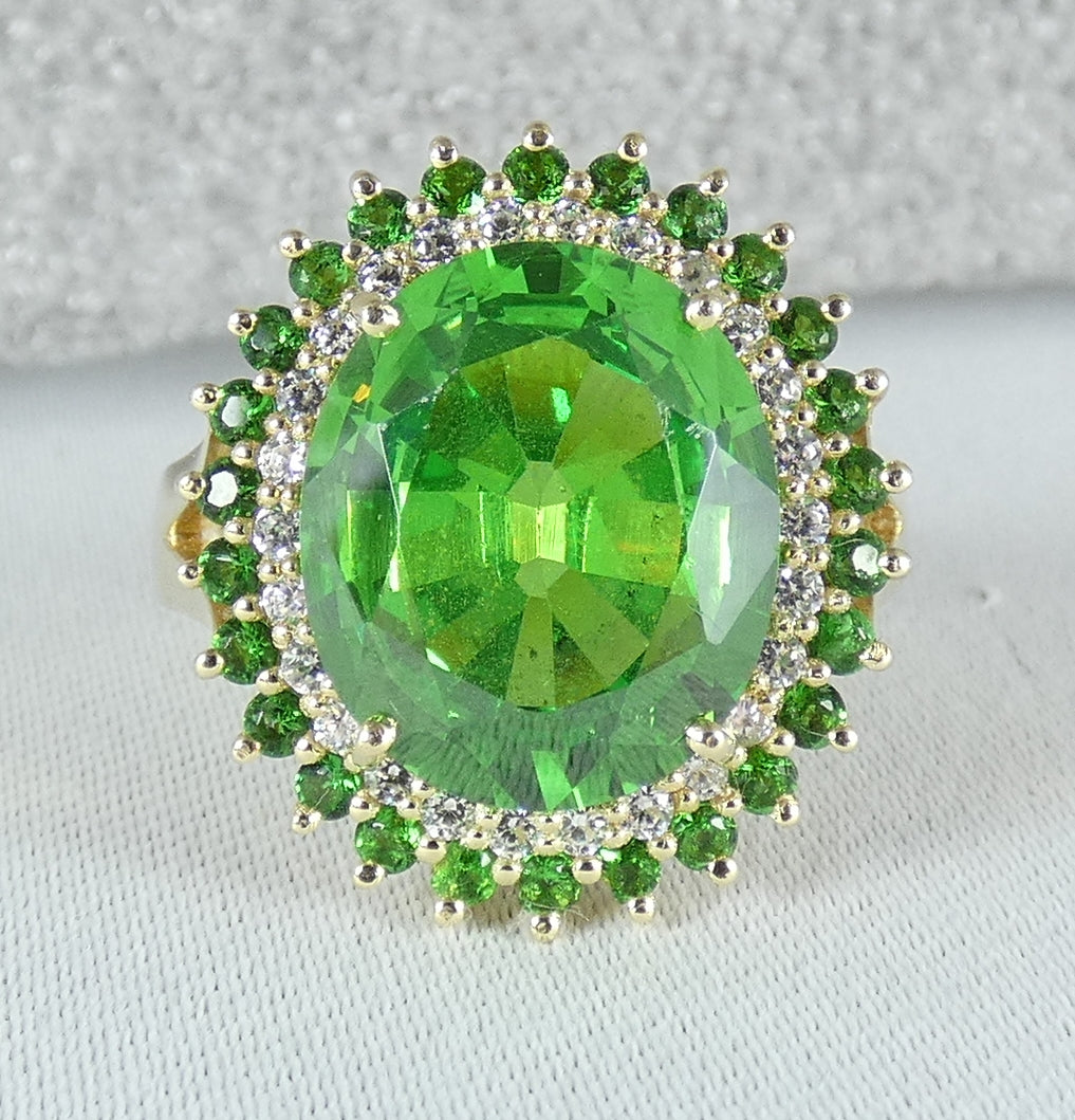 Solid 14ct Yellow Gold Green Peridot Cocktail Cluster Dress Ring Size 10 T 61