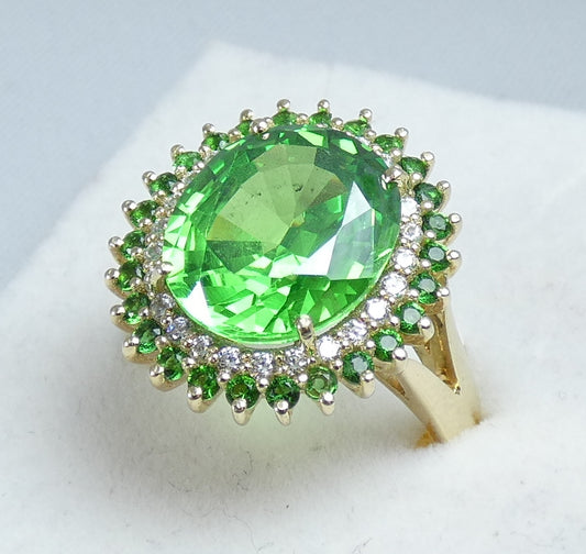 Solid 14ct Yellow Gold Green Peridot Cocktail Cluster Dress Ring Size 10 T 61