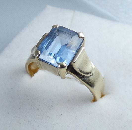 Vintage Solid 9ct Yellow Gold Pale Blue Spinel Cocktail Dress Ring Size 8.5 Q 58