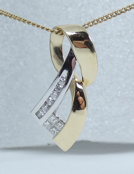 Contemporary Solid 14ct Yellow White Gold 0.17ct Diamond 28mm Necklace Pendant