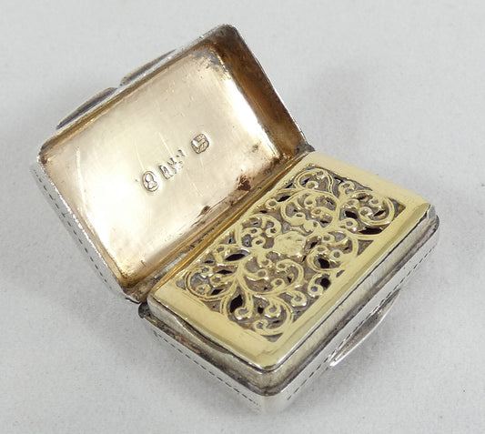 Antique Georgian 1830 Sterling Silver Vinaigrette Perfume Scent Powder Case
