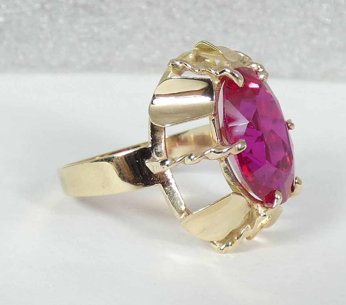 Vintage Solid 9ct Yellow Gold Pink Oval Cut Ruby Cocktail Dress Ring Size 7 N 54