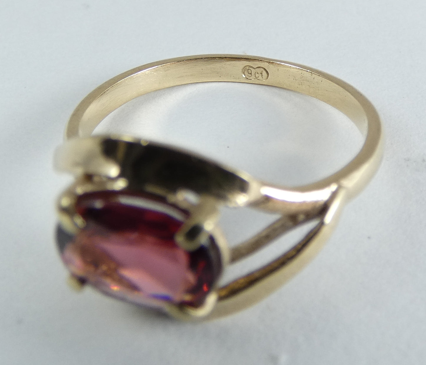 Vintage Solid 9ct Yellow Gold Oval Cut Red Garnet Dress Ring Size 7 N 54 Maroon