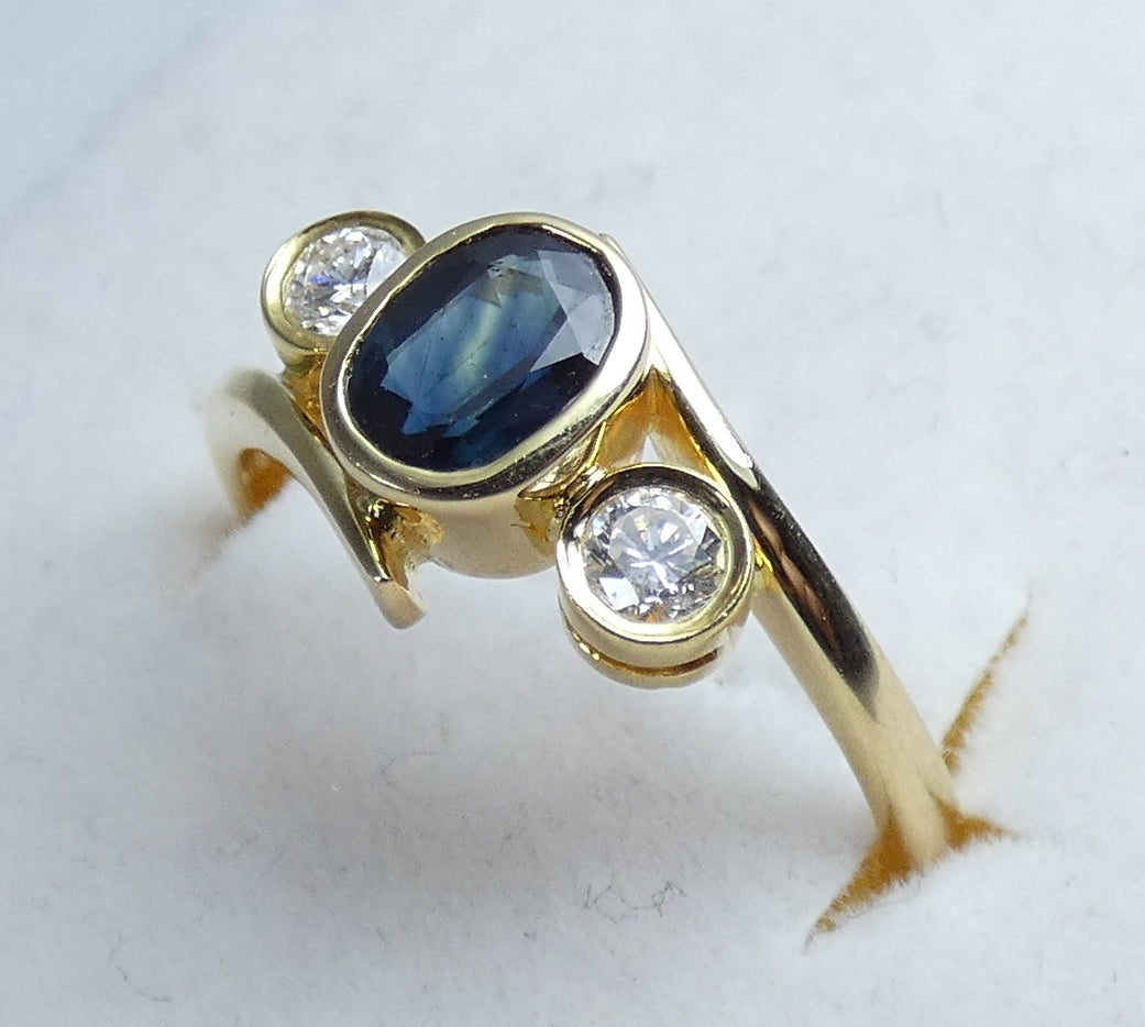 Solid 18ct Yellow Gold Parti Sapphire & Diamond Trilogy Dress Ring Size 6.5 M 52