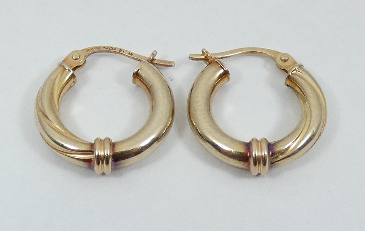 Italian Solid 9ct Yellow Gold Pair of 16mm Half Twist Hoop Earrings Set UnoaErre
