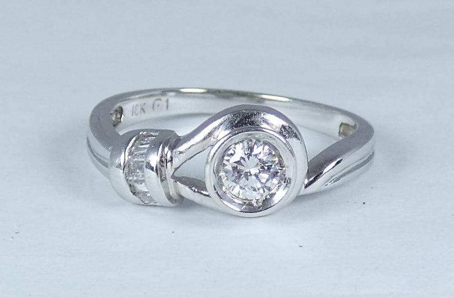 Vintage Solid 18ct White Gold 0.2ct Diamond Buckle Dress Ring Size 5.5 K 50 750