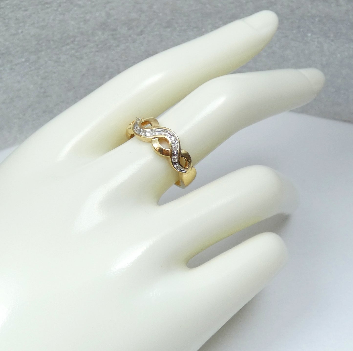 Solid 9ct Yellow Gold & Diamond Twist Swirl Crossover Dress Ring Size 8 P 56