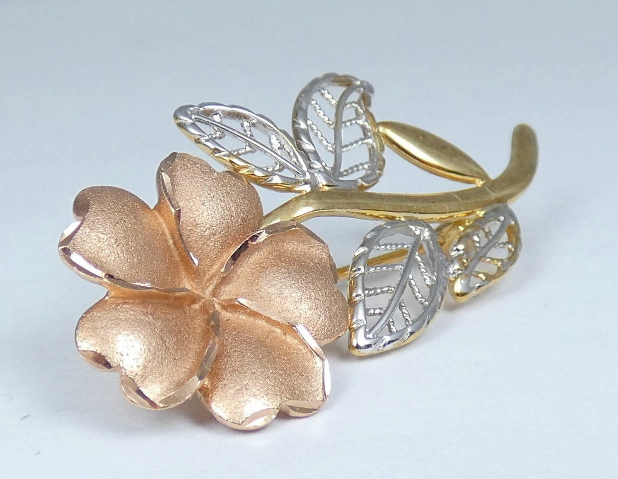 Vintage Solid 9ct Yellow Rose & White Gold Flower Leaf Bar Brooch Pin Tri-Colour