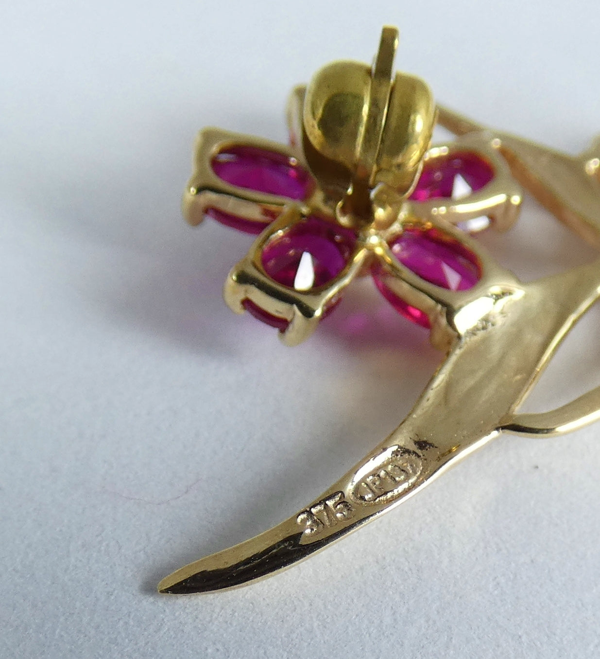 Solid 9ct Yellow Gold 0.8ct Ruby & Diamond Twin Flower Leaf Bar Brooch Pin White