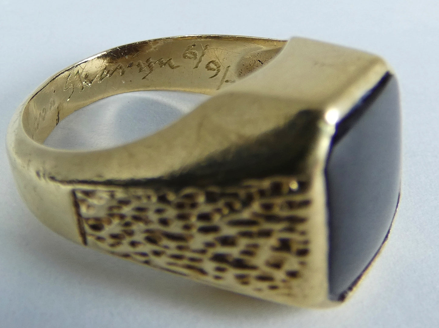 Vintage Heavy 1977 Solid 9ct Yellow Gold & Onyx Signet Cocktail Ring Size 8 P 56