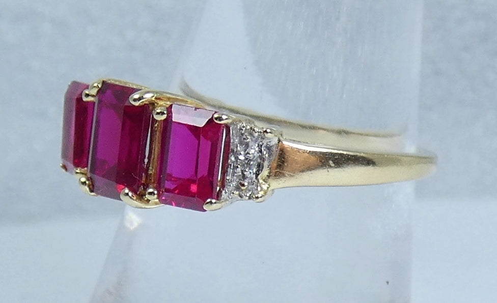 Modern Solid 9ct Yellow Gold Trilogy Ruby & Diamond Dress Cocktail Ring 8.5 Q 58