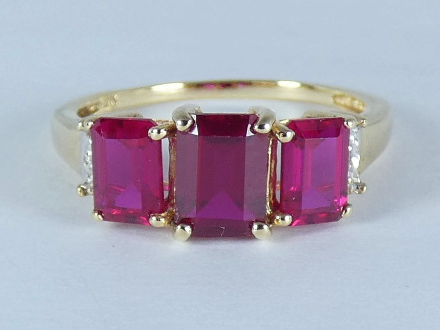 Modern Solid 9ct Yellow Gold Trilogy Ruby & Diamond Dress Cocktail Ring 8.5 Q 58