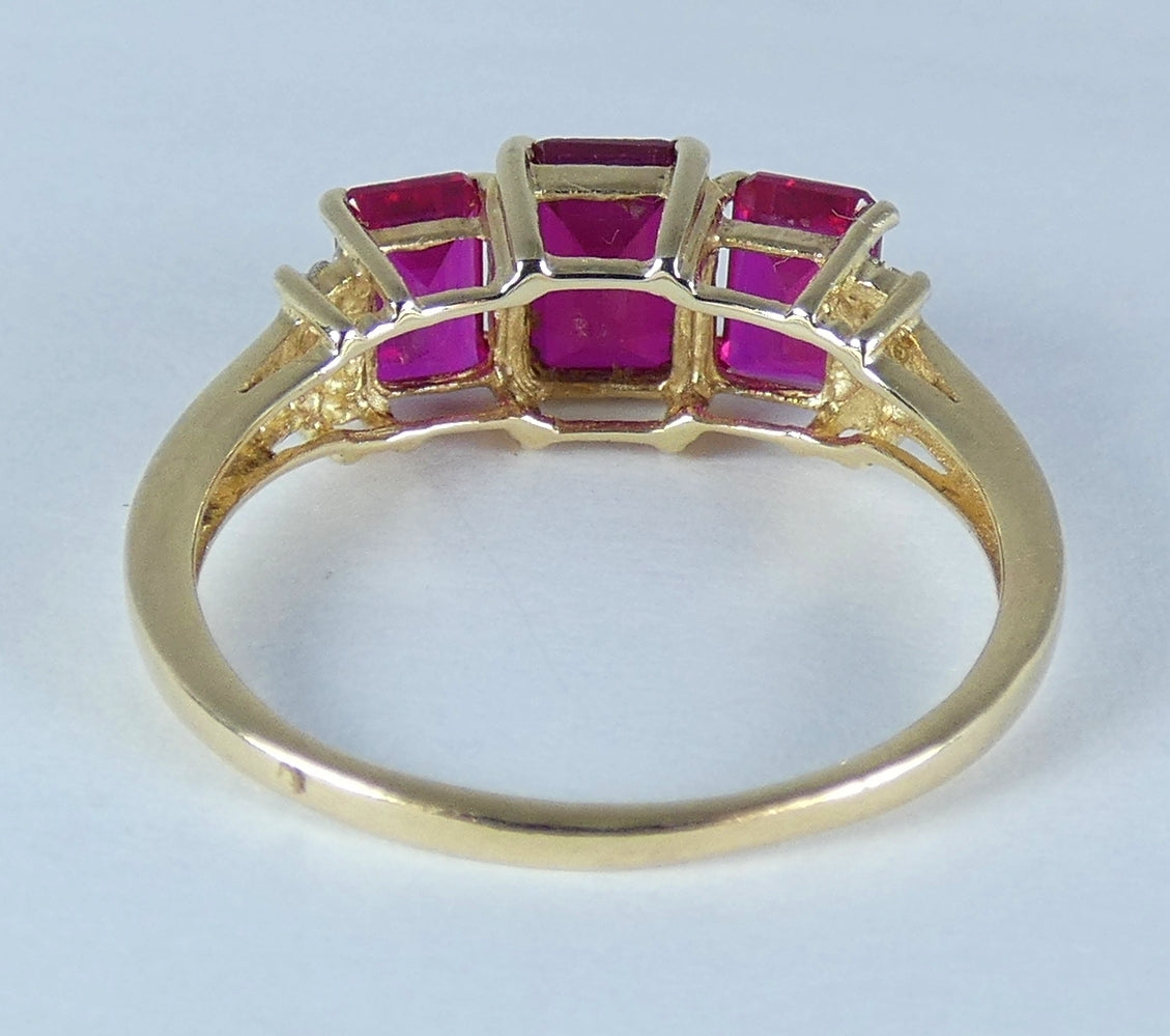 Modern Solid 9ct Yellow Gold Trilogy Ruby & Diamond Dress Cocktail Ring 8.5 Q 58