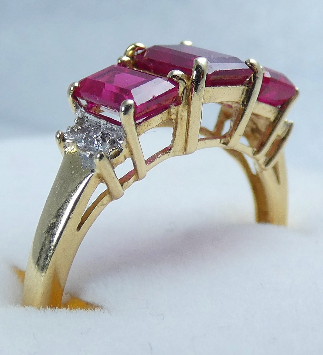 Modern Solid 9ct Yellow Gold Trilogy Ruby & Diamond Dress Cocktail Ring 8.5 Q 58
