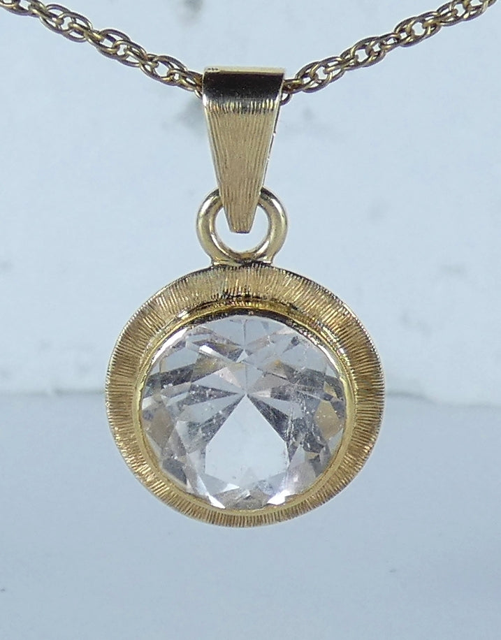 Vintage Solid 9ct Yellow Gold White Topaz Solitaire Textured Necklace Pendant