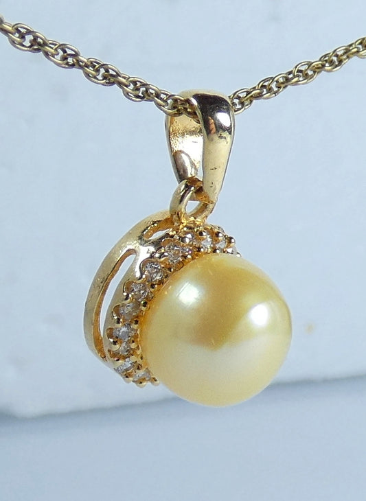 Solid 18ct Yellow Gold 8.5mm Golden Pearl & Diamond Cluster Necklace Pendant 750
