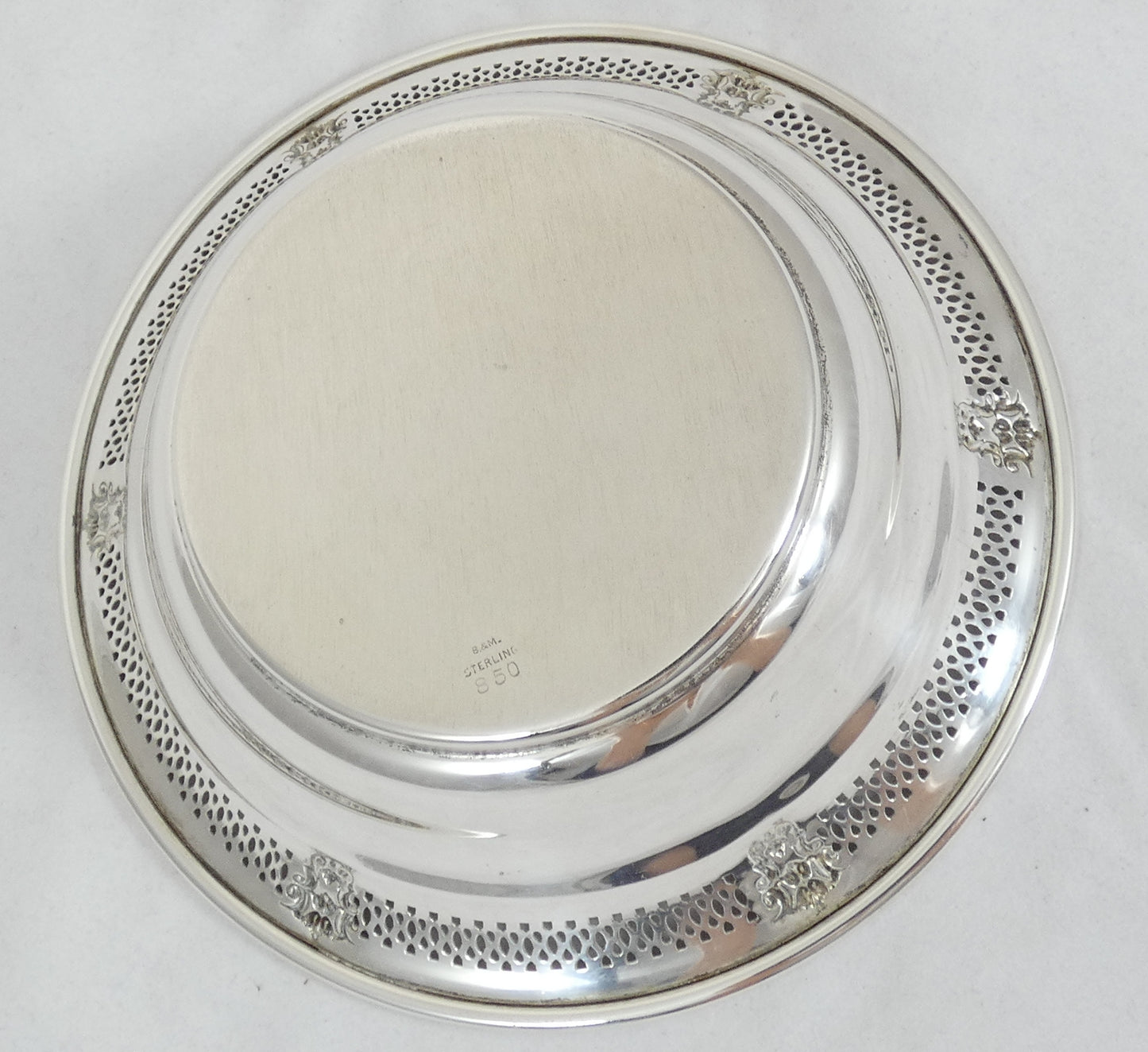Vintage American La Pierre 10" 25.5cm Serving Vegetable Fruit Bowl Dish Pierced