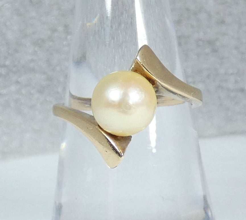 Vintage 1959 English Solid 9ct Yellow Gold Pearl Bypass Dress Ring Size 6.5 M 52