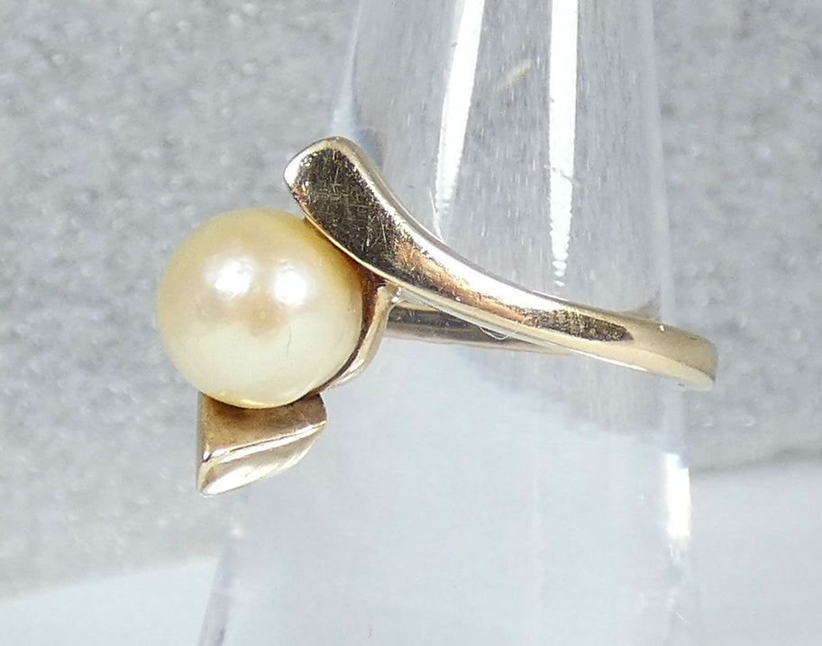 Vintage 1959 English Solid 9ct Yellow Gold Pearl Bypass Dress Ring Size 6.5 M 52