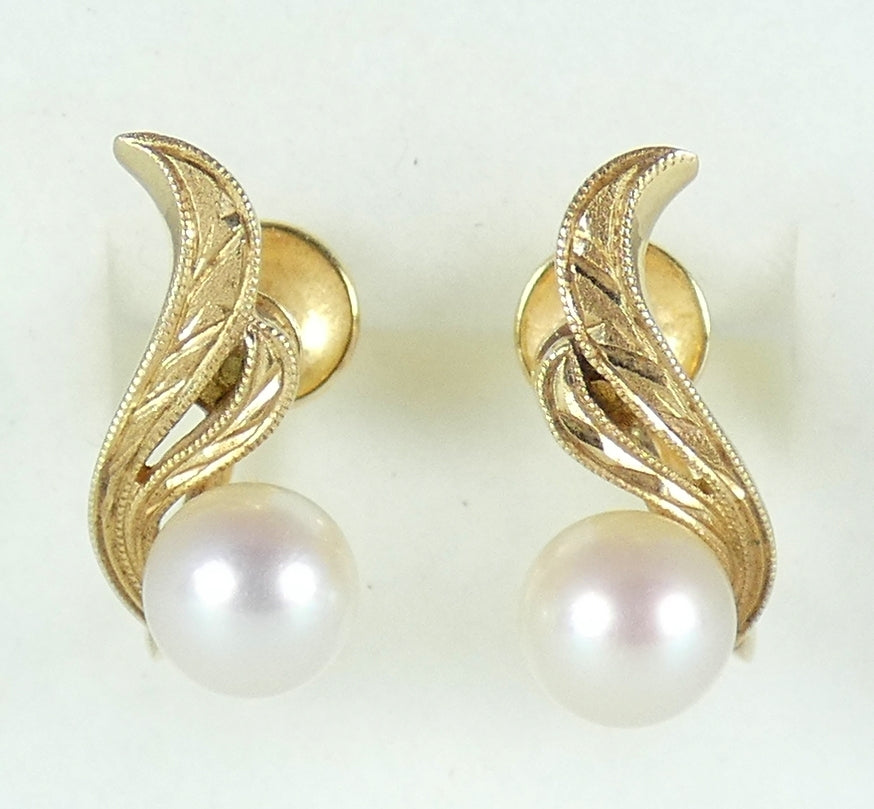 Vintage Mikimoto Pair of Solid 14ct Yellow Gold Akoya Pearl Screw Back Earrings