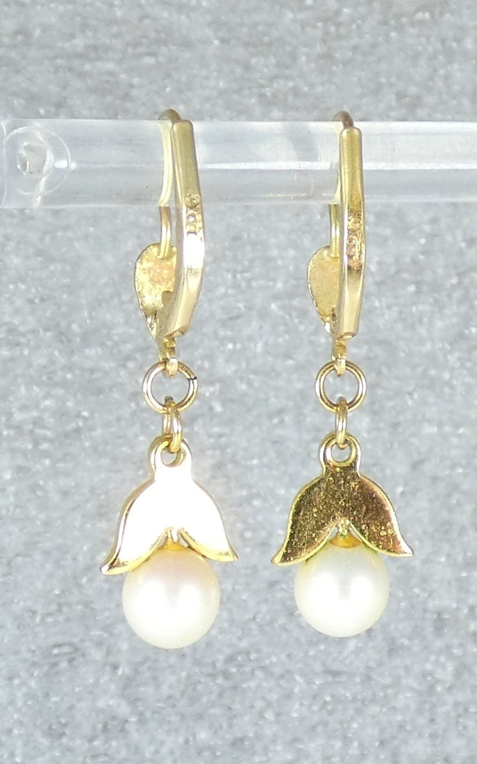 Vintage Pair of Solid 9ct Yellow Gold & 6mm Pearl 33mm Lever Back Drop Earrings