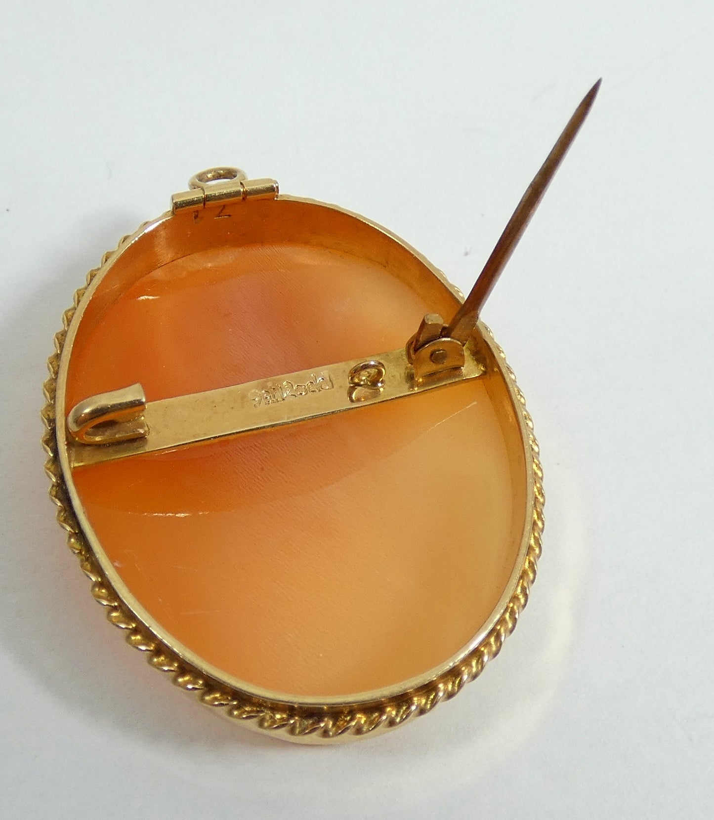 Vintage Australian Solid 9ct Yellow Gold Shell Cameo Convertible Brooch Pendant