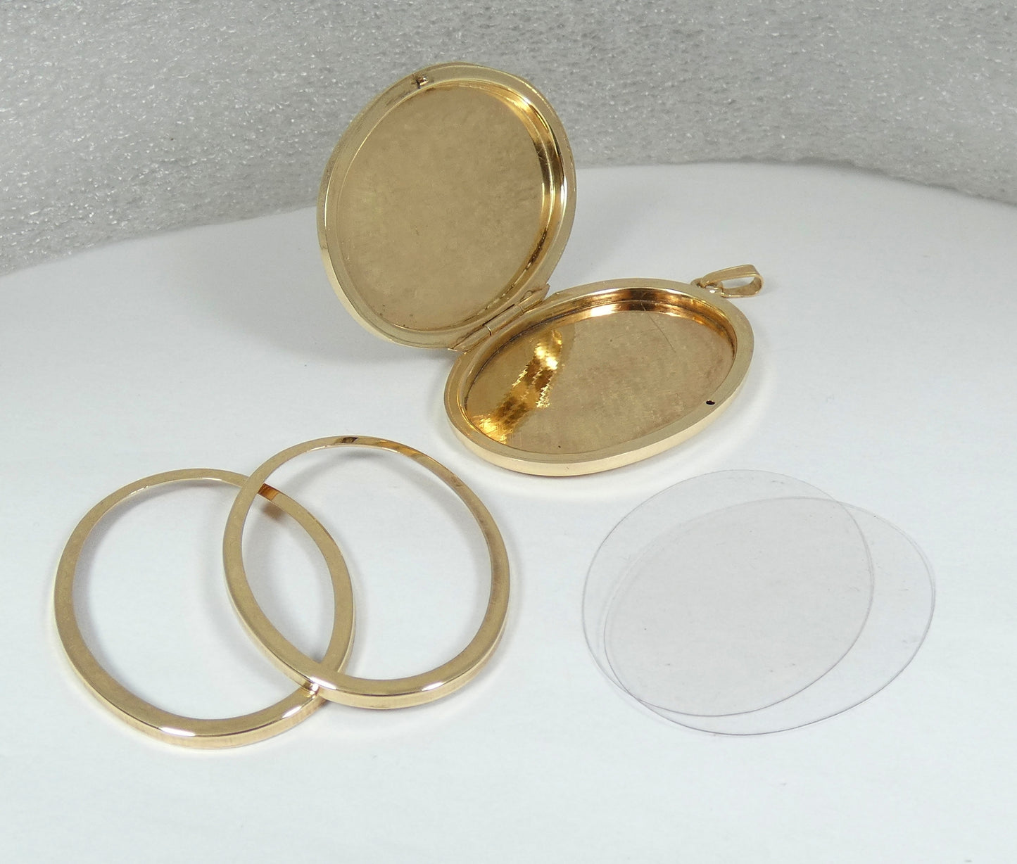 Vintage English Large Solid 9ct Gold Double Photograph Locket Photo Pendant 17gm