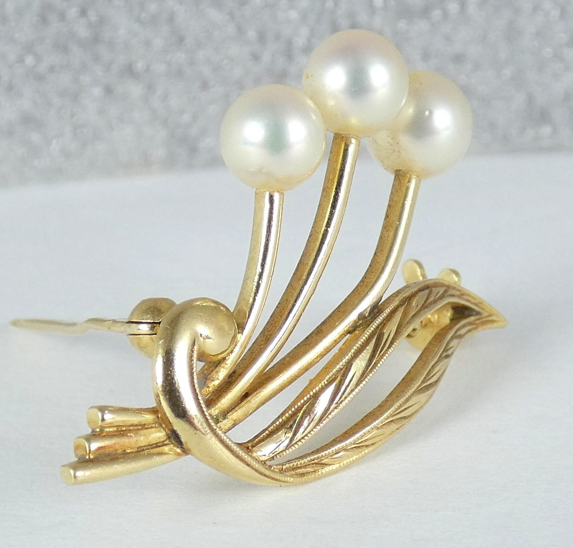 Vintage Solid 14ct Yellow Gold Mikimoto Triple Cultured Pearl Bar Brooch Pin 14k