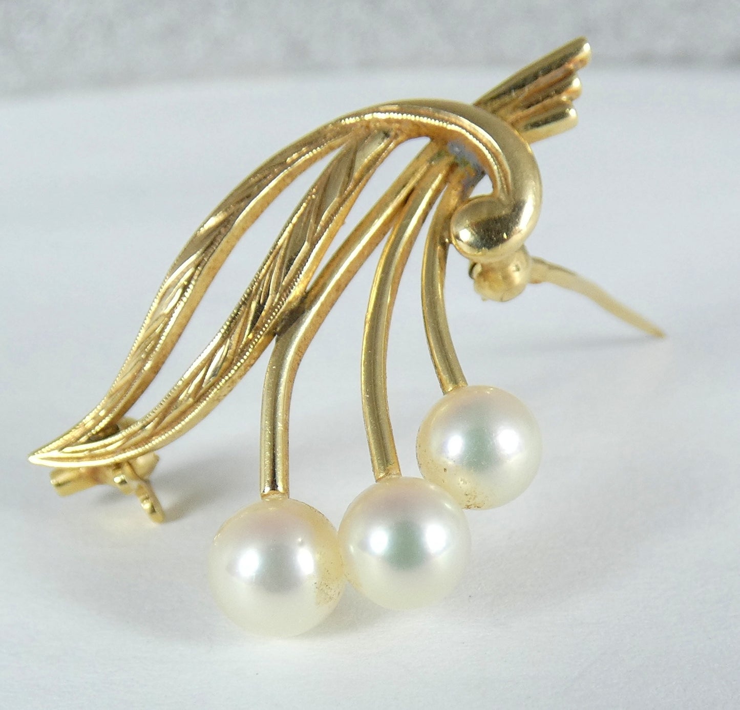 Vintage Solid 14ct Yellow Gold Mikimoto Triple Cultured Pearl Bar Brooch Pin 14k