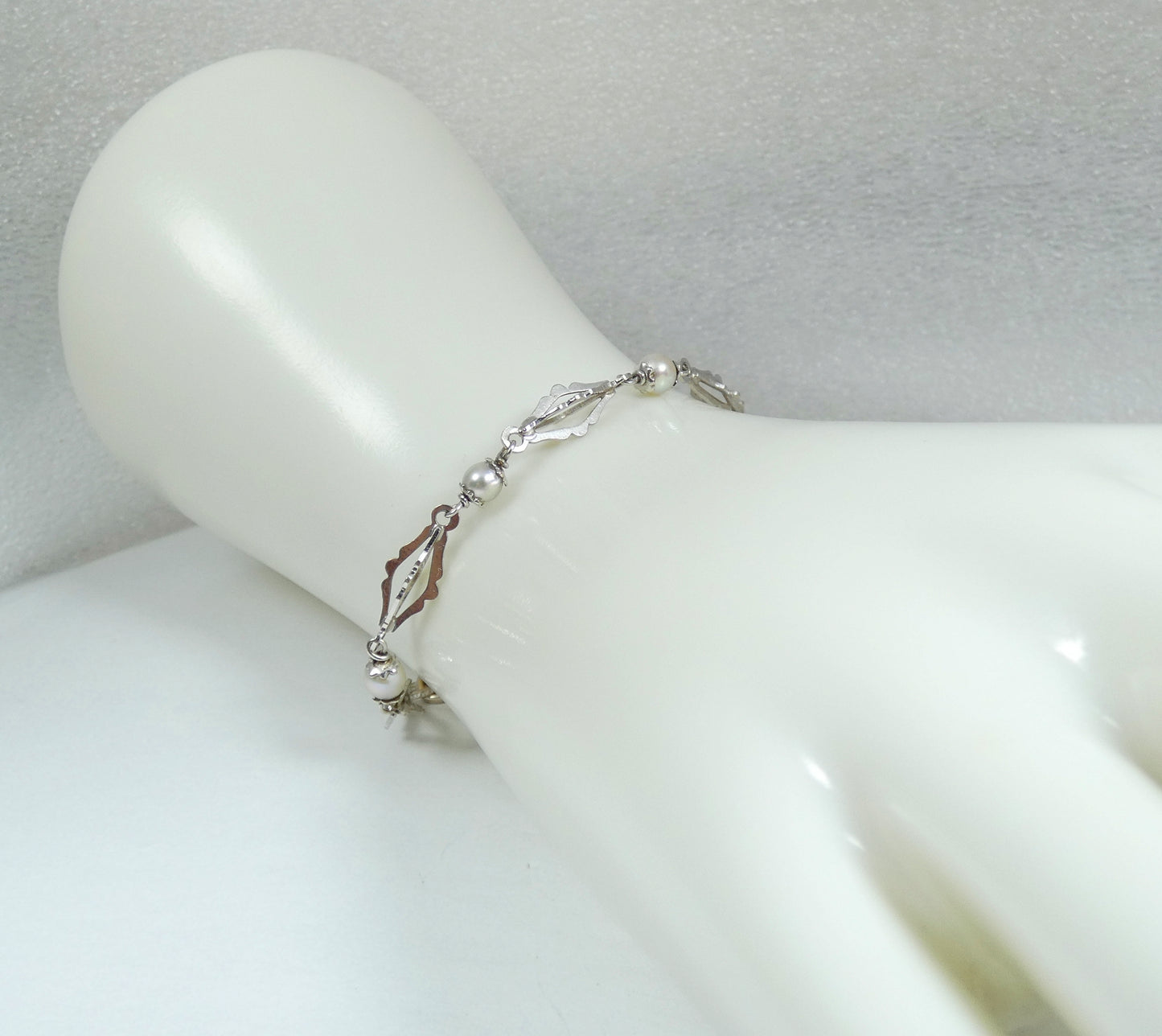 Vintage Solid 18ct White Gold 17.5cm 6.5" Natural Pearl Snowflake Chain Bracelet