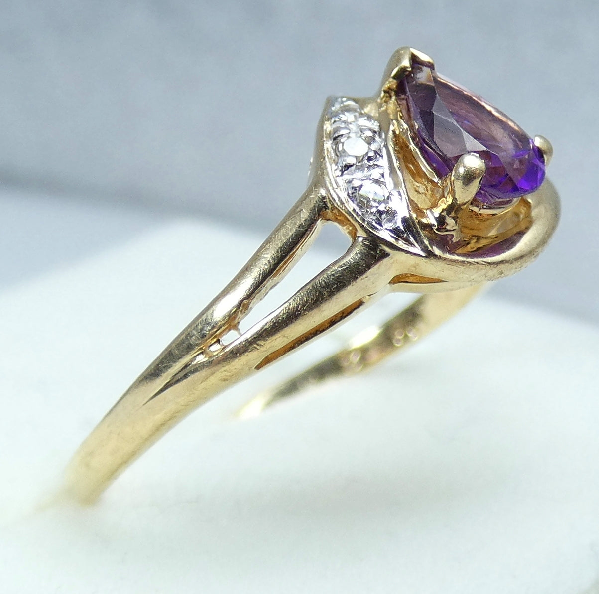 Solid 9ct Yellow Gold Pear Cut Purple Amethyst Diamond Dress Ring Size 6.5 M 52