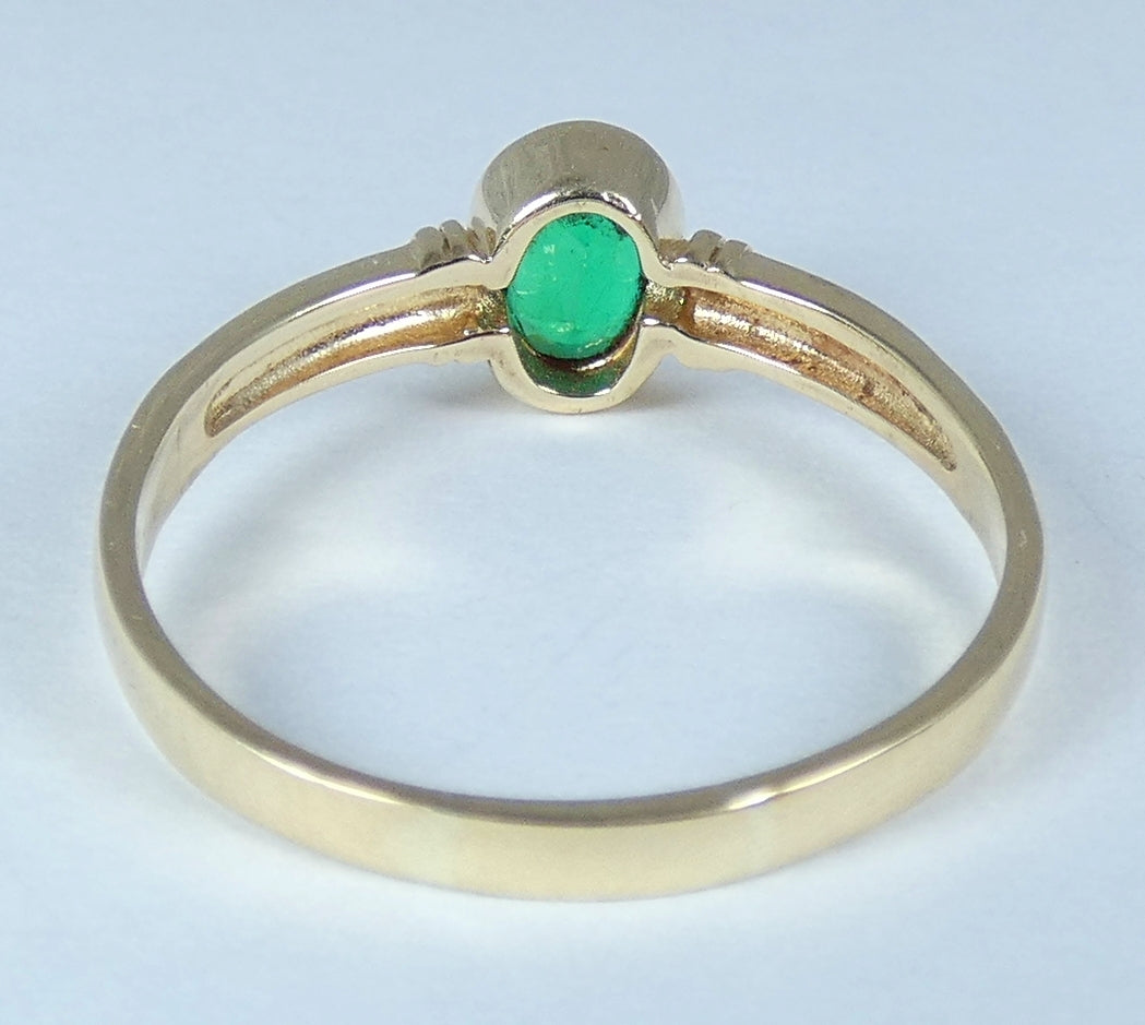 Solid 9ct Yellow Gold Emerald Green Sapphire Solitaire Dress Ring Size 8 P 56