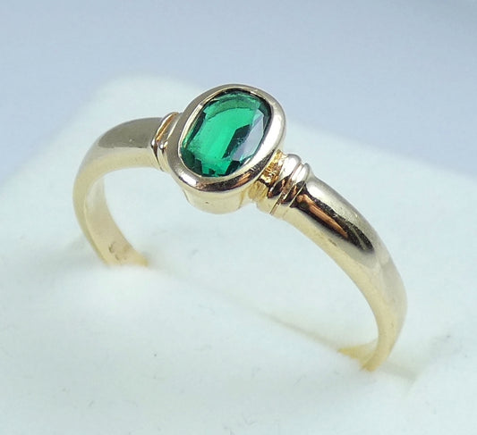 Solid 9ct Yellow Gold Emerald Green Sapphire Solitaire Dress Ring Size 8 P 56