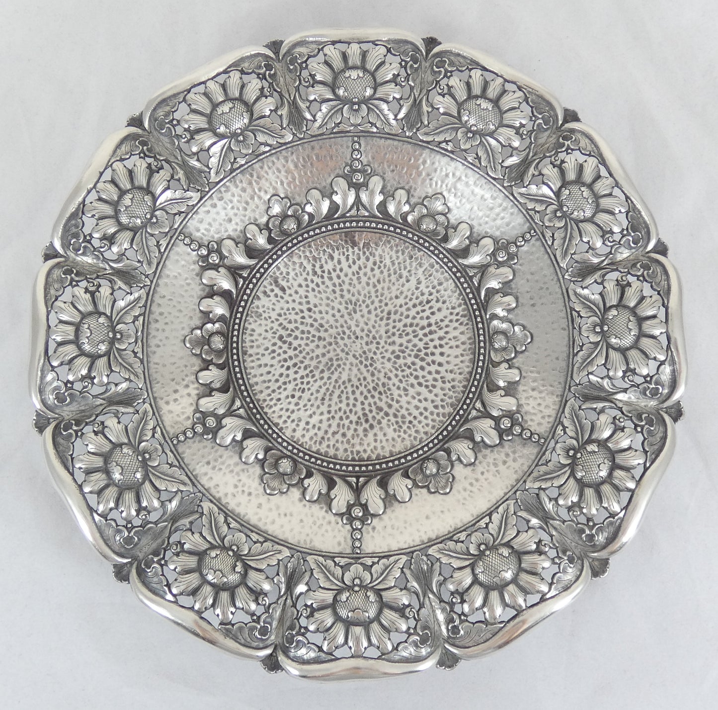 Vintage Indonsian Yogya 900 Silver Large 28cm Fruit Serving Bowl Tray Sterling