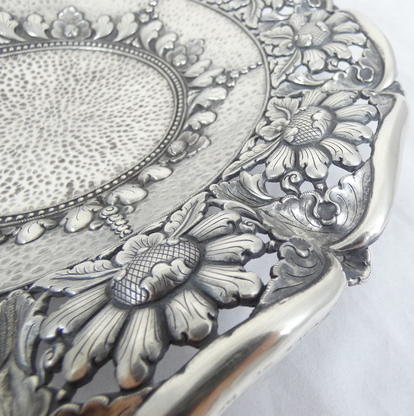Vintage Indonsian Yogya 900 Silver Large 28cm Fruit Serving Bowl Tray Sterling