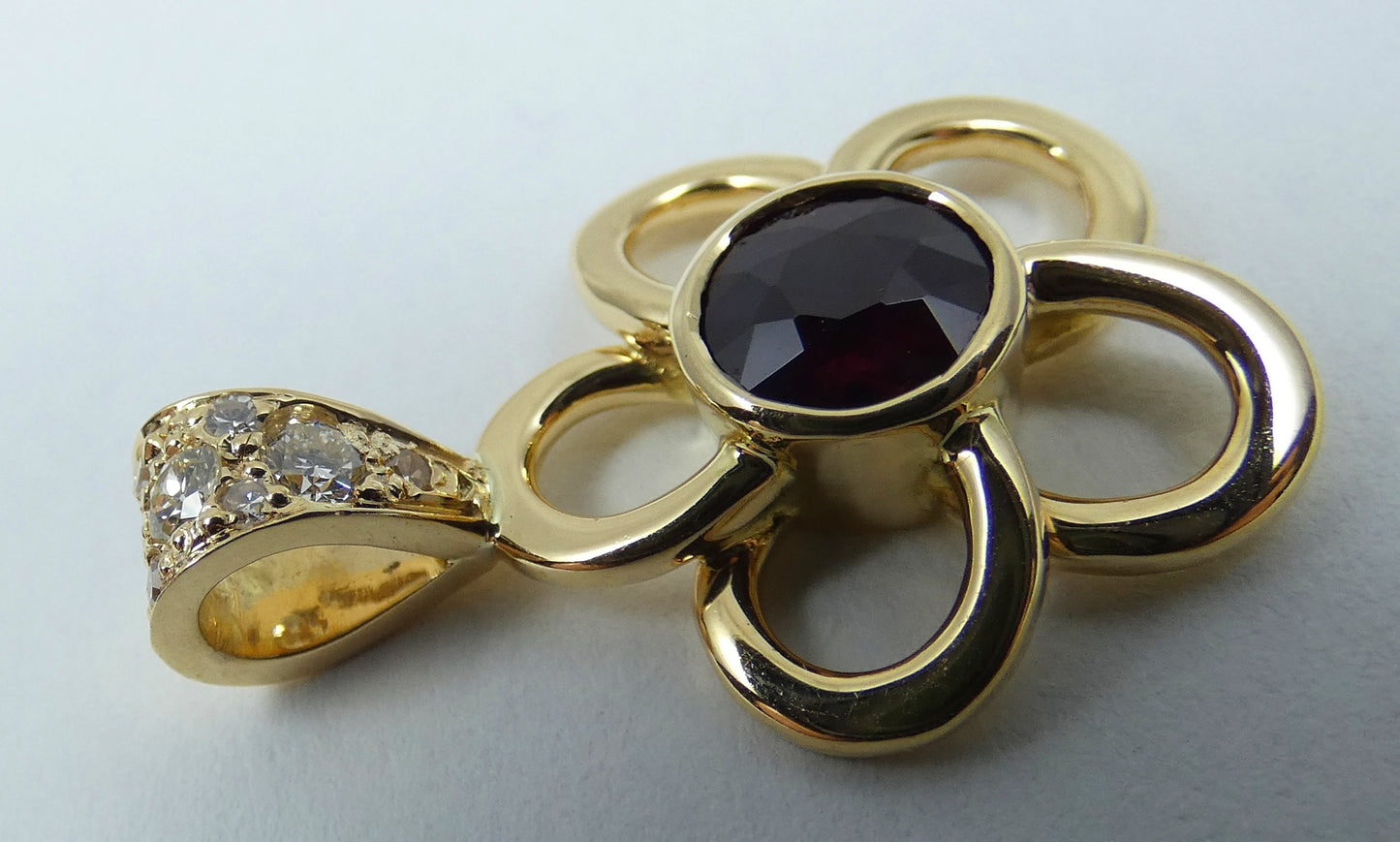 Solid 18ct Yellow Gold Rubellite Red Tourmaline Diamond Flower Necklace Pendant