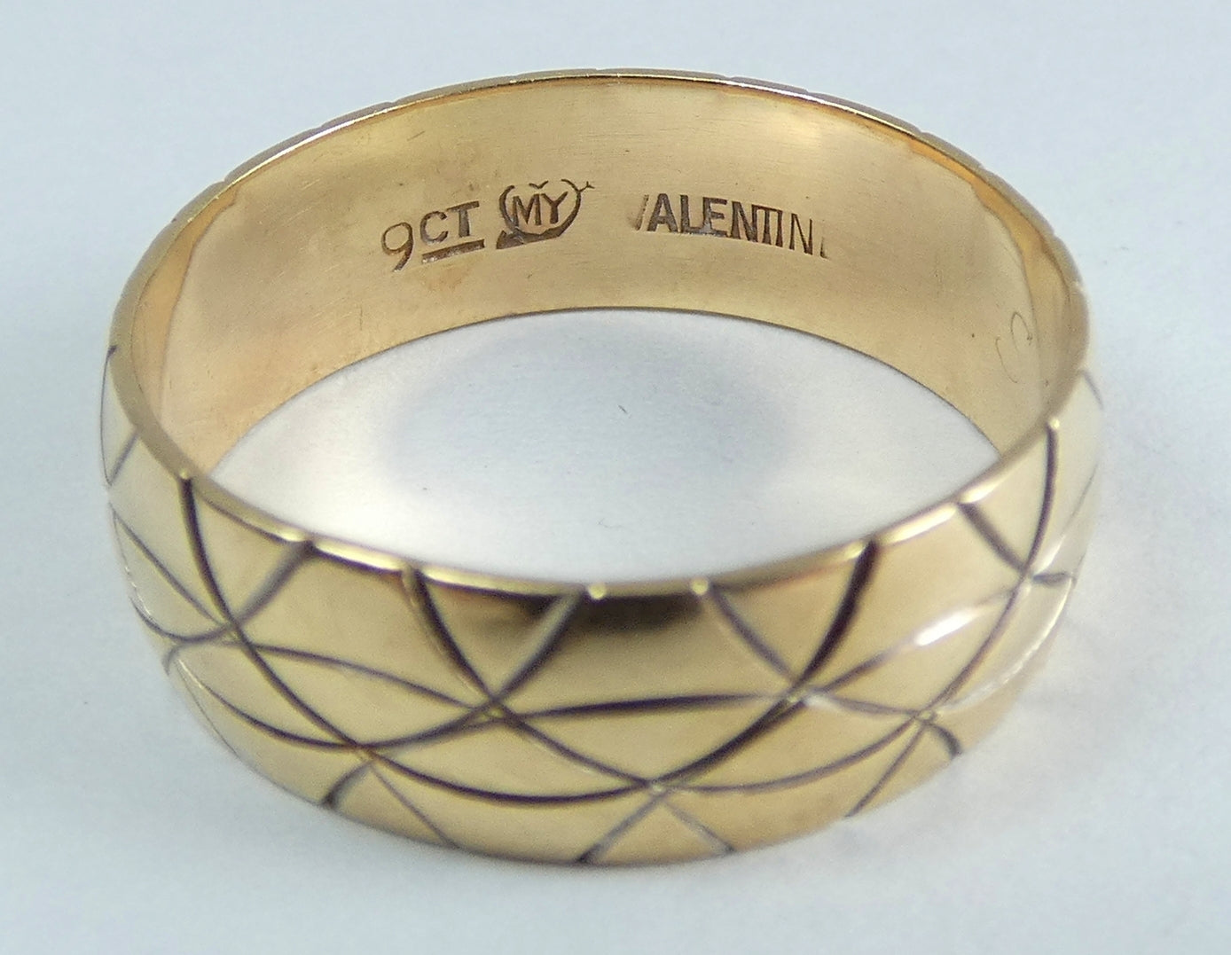 Vintage Solid 9ct Yellow Gold 6.5mm Textured Wedding Band Ring Size 8.5 Q 58 375