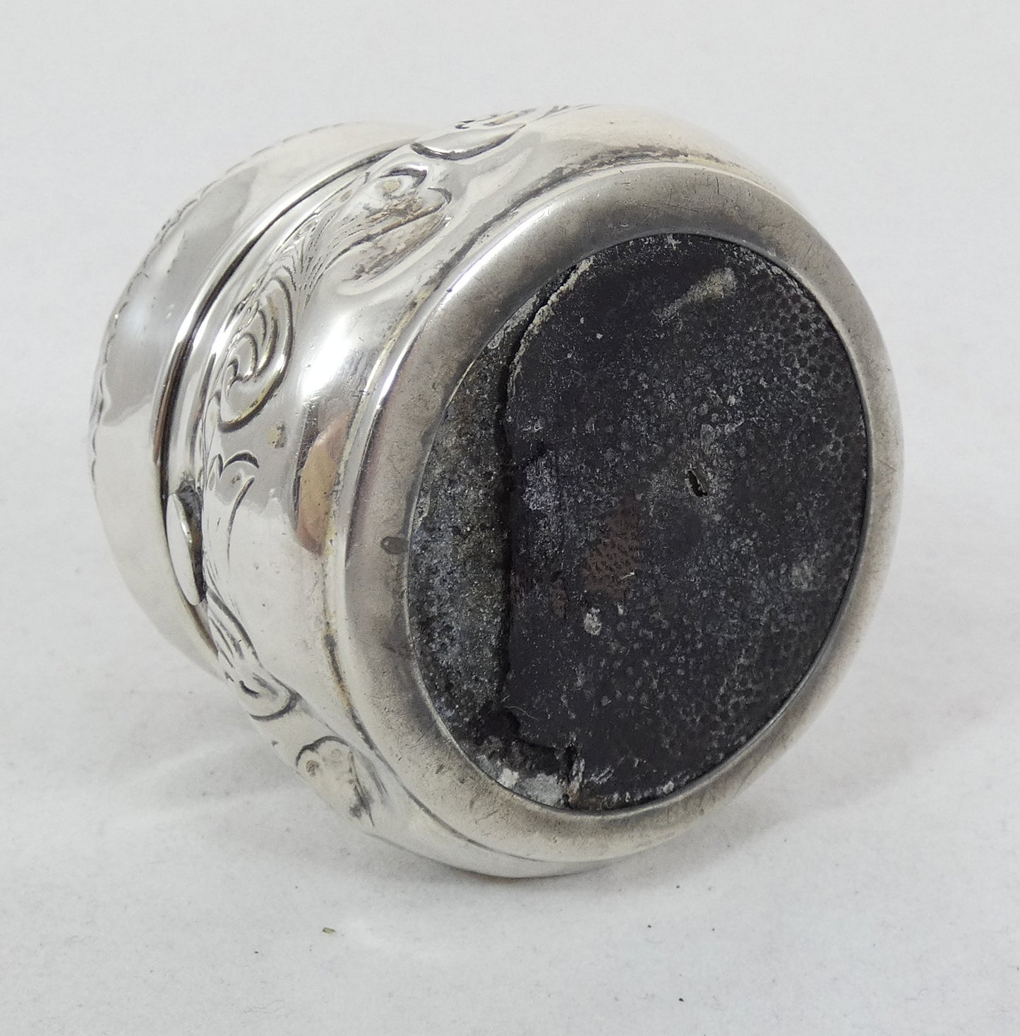 Antique Edwardian 1902 Sterling Silver Travel Inkwell Ink Well Pot Repousse Jar