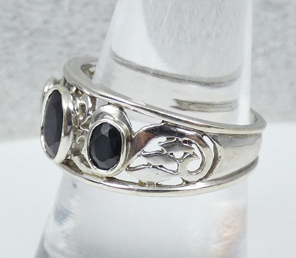 Vintage Solid 9ct White Gold Deep Natural Blue Sapphire Dress Ring Size 8.5 Q 58