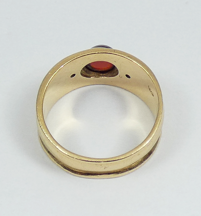 Vintage Solid 9ct Yellow Gold Cabochon Garnet & Diamond Dress Ring Size 6.5 M 52