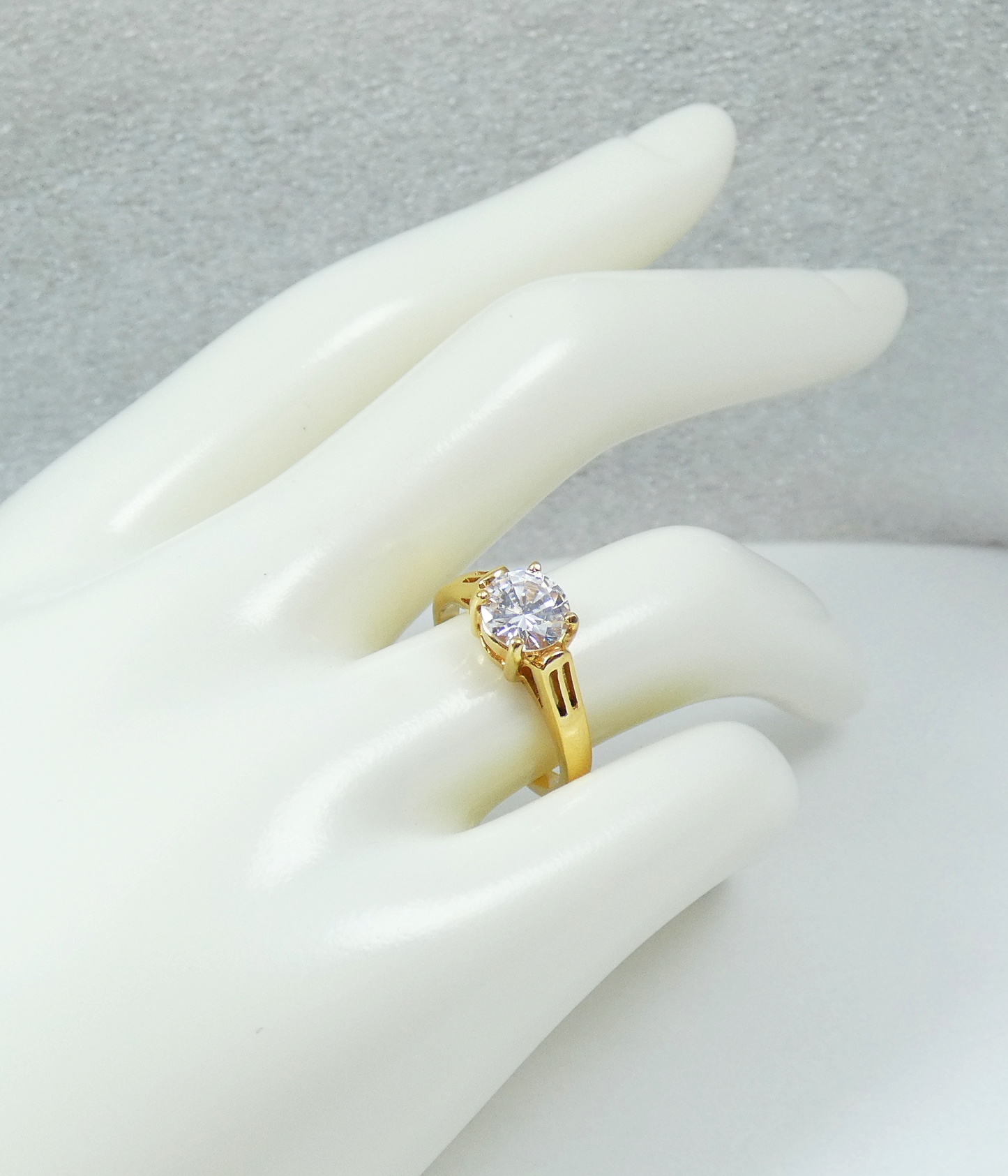 Modern Solid 9ct Yellow Gold 6.5mm CZ Solitaire Engagement Ring Size 6 L 51 375
