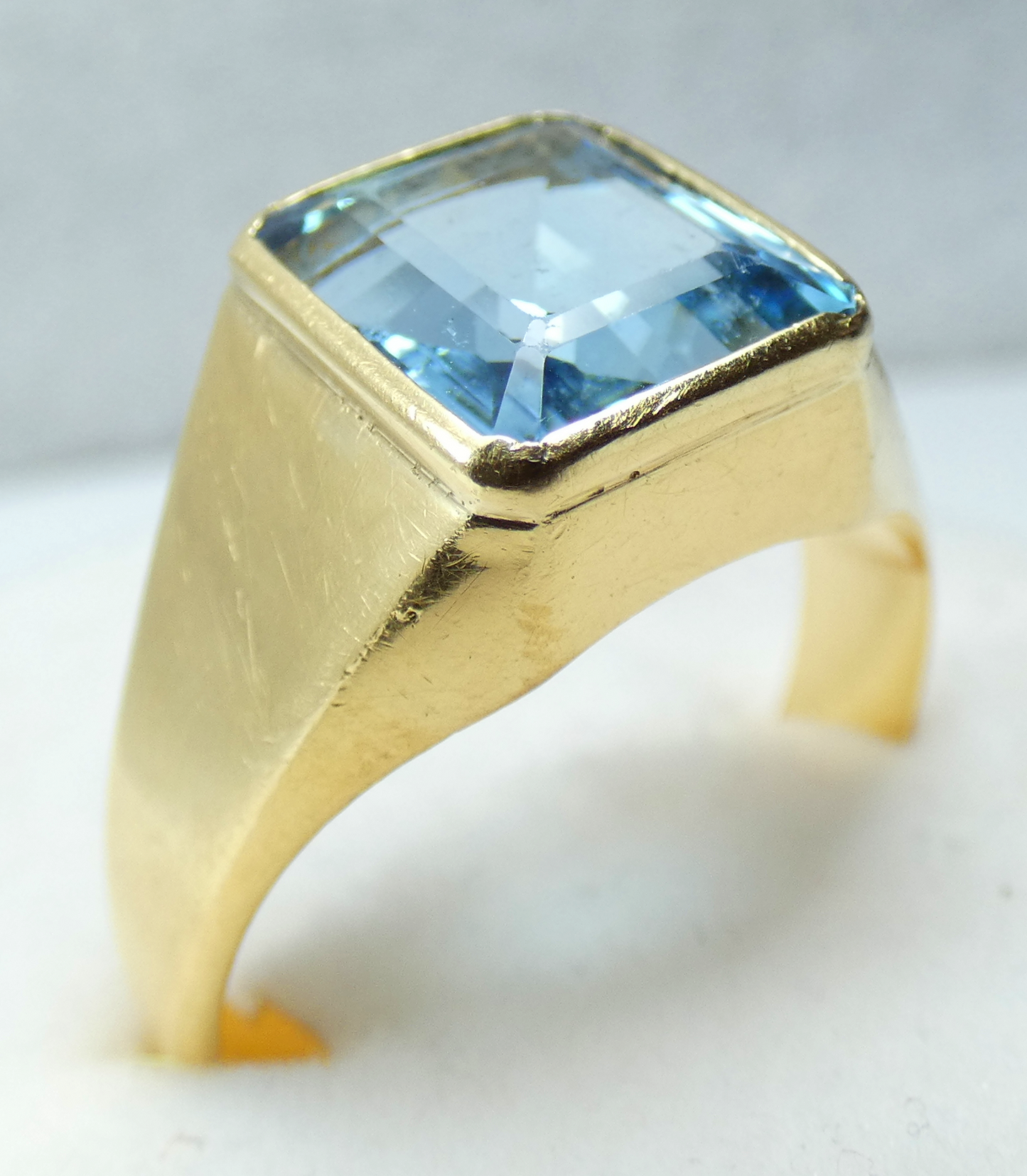 Vintage Heavy Solid 18ct Yellow Gold Blue Spinel Signet Dress Ring Size 10 T 61