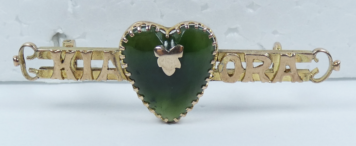 Antique NZ Solid 9ct Yellow Gold Nephrite Jade Kia Ora Love Heart Bar Brooch Pin