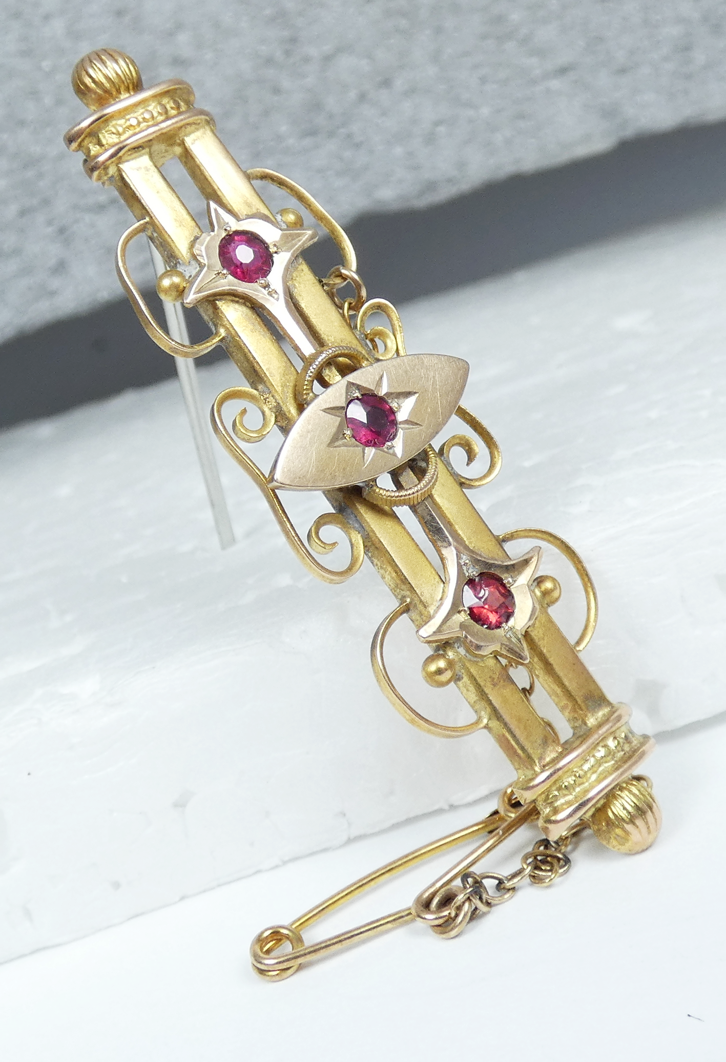 Antique 1910 Australian Aronson Solid 9ct Yellow Gold Red Stone Bar Brooch Pin