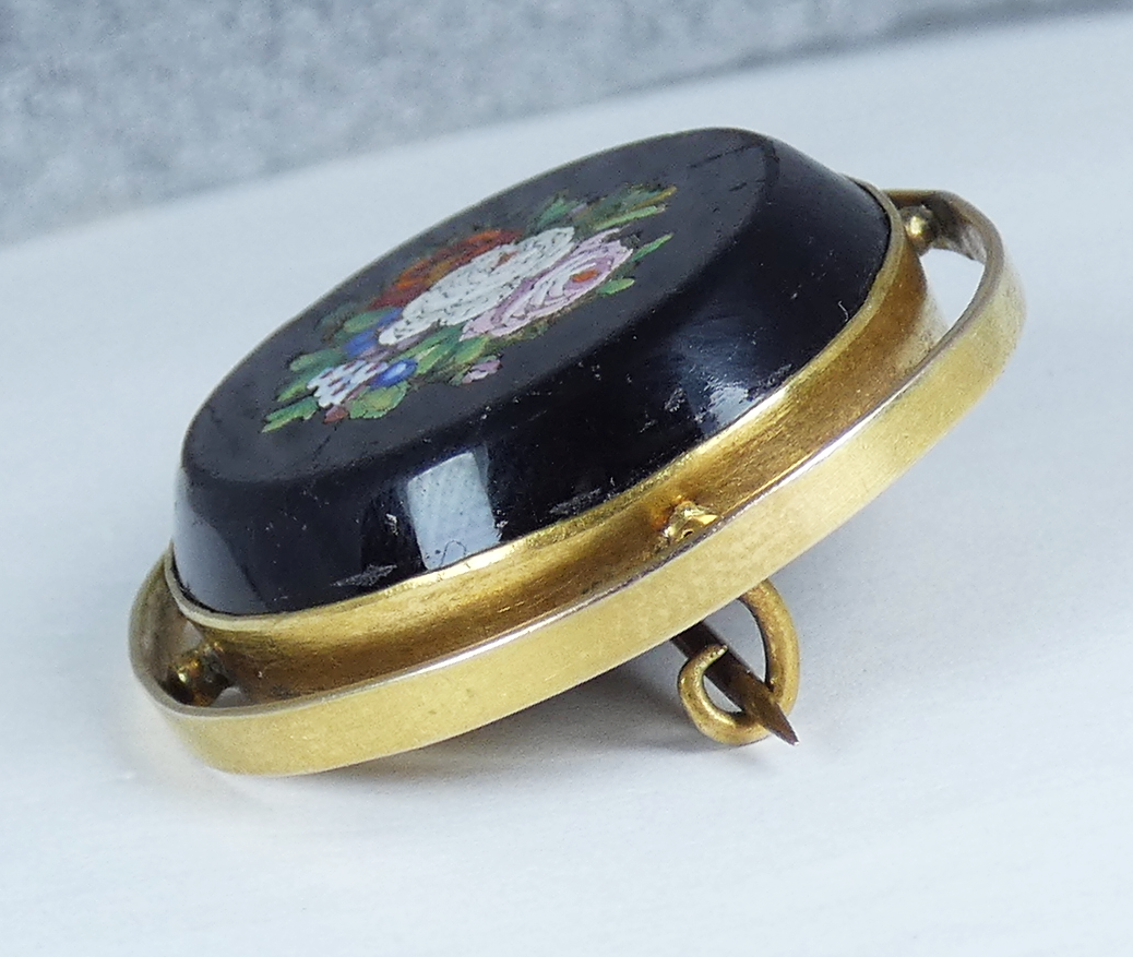 Antique Victorian 9ct Yellow Gold & Onyx Pietra Dura Micro Mosaic Flower Brooch