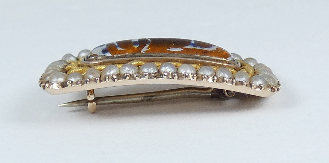 Antique Victorian Solid 9ct Yellow Gold Red Stone & Seed Pearl Mourning Brooch