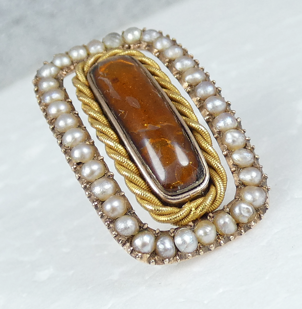 Antique Victorian Solid 9ct Yellow Gold Red Stone & Seed Pearl Mourning Brooch