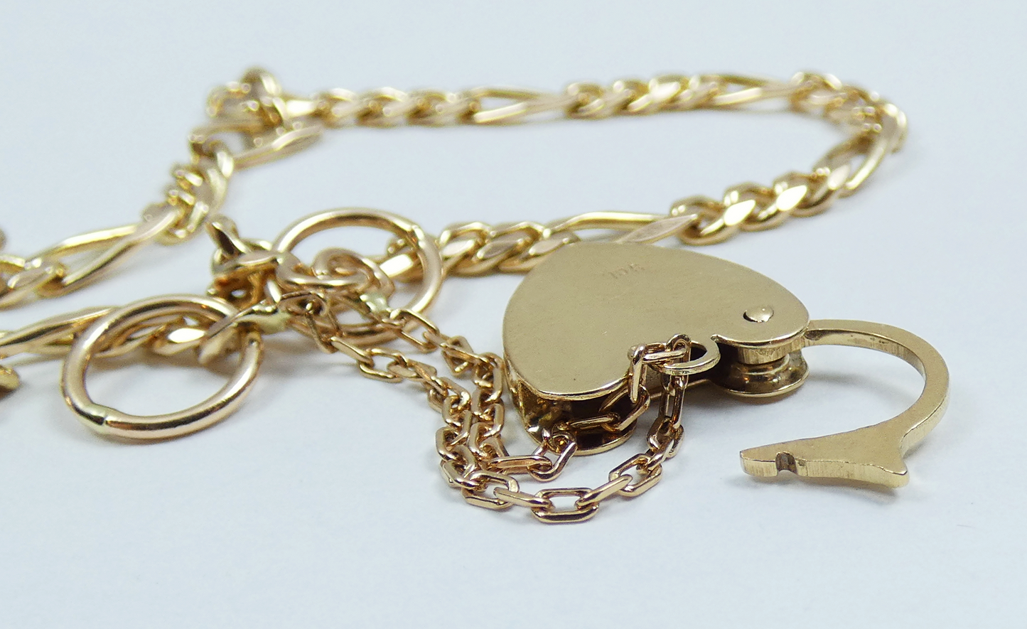 Solid 9ct Yellow Gold 18cm 7" Charm Bracelet 4mm Figaro Link Chain Padlock Clasp